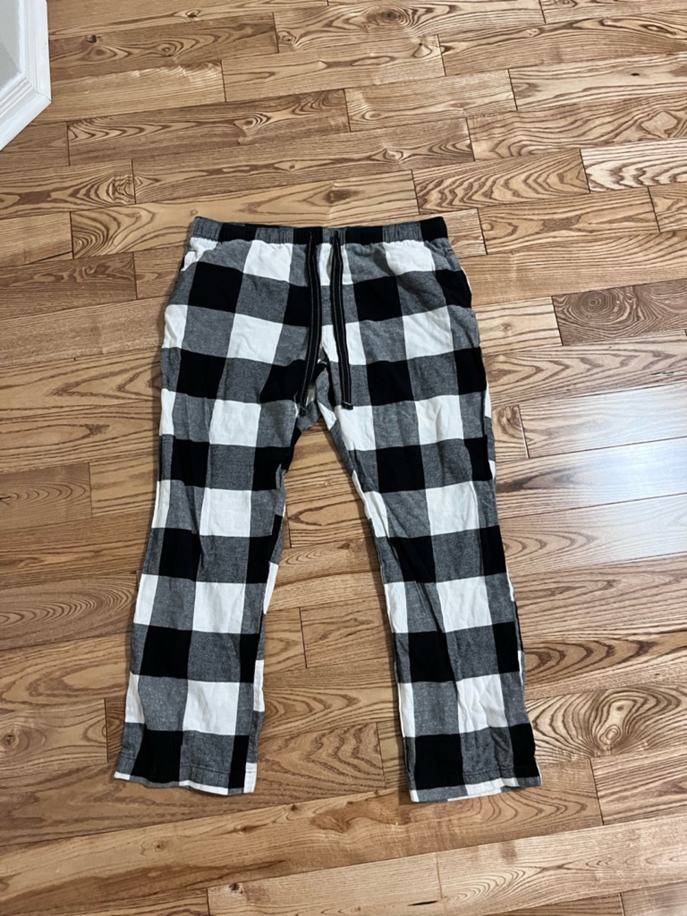 Old Navy Black and White Plaid Pants